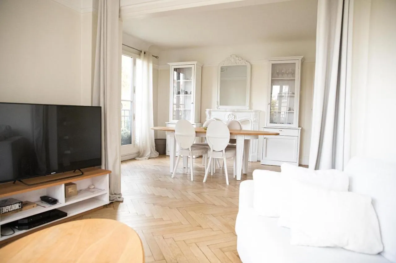 Romantic Nest Apartment